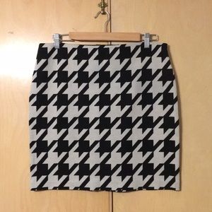 Houndstooth Knit Pencil Skirt